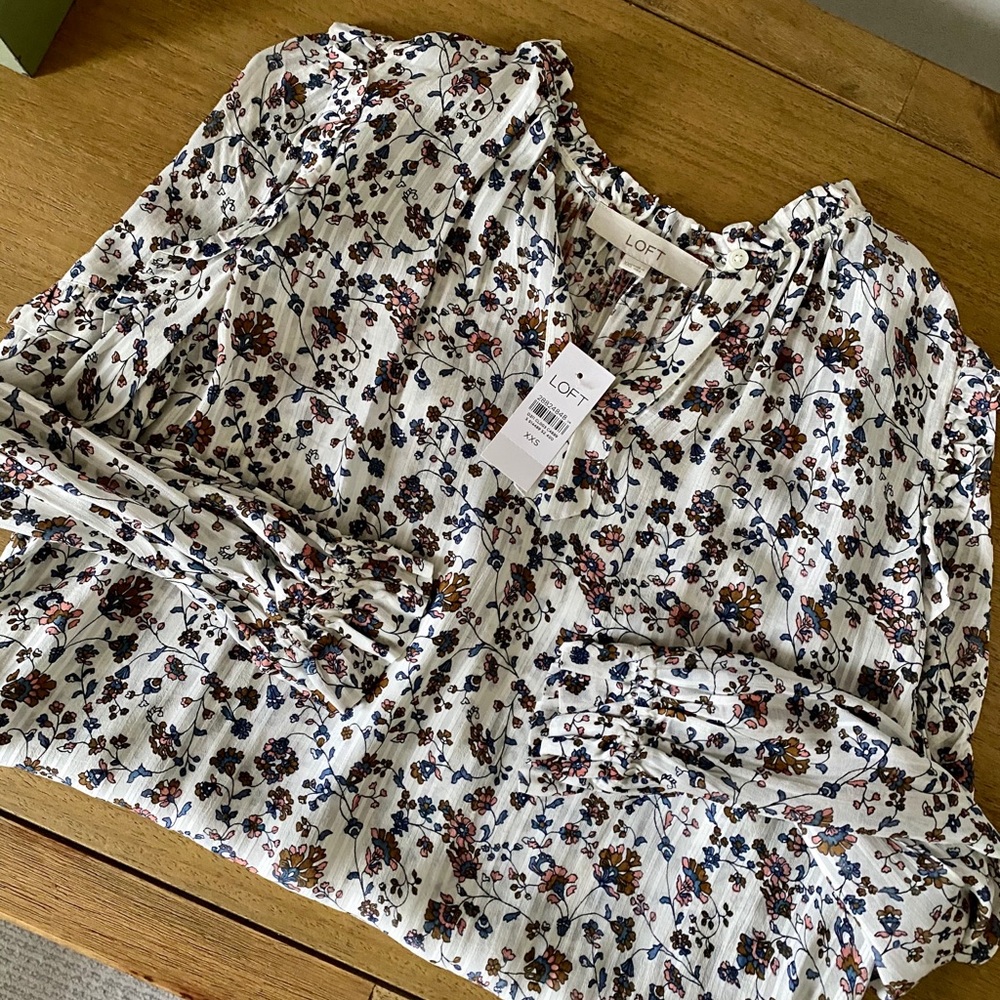 NWT Flowy floral blouse